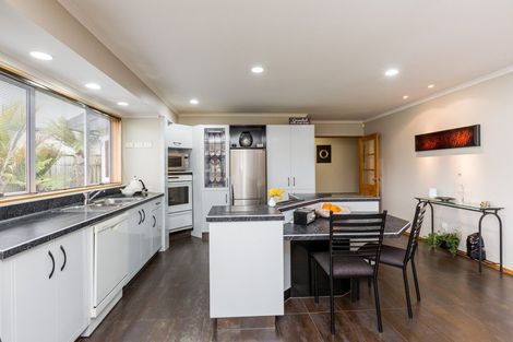 Photo of property in 11 Kensington Drive, Taradale, Napier, 4112