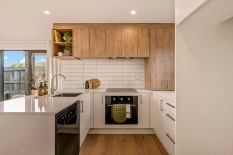 Photo of property in 4/48 Moire Road, Massey, Auckland, 0614