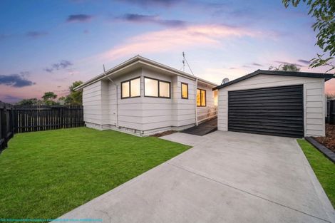 Photo of property in 1 Dalmahoy Place, Wattle Downs, Auckland, 2103
