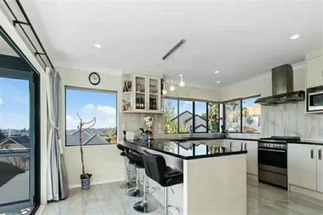 Photo of property in 32 Westerham Drive, Dannemora, Auckland, 2016