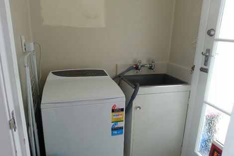 Photo of property in 1/2 Bowling Avenue, Epsom, Auckland, 1023