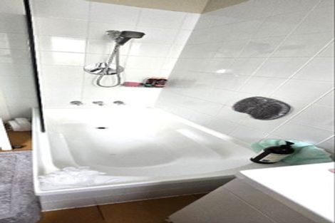 Photo of property in 2/18 Jutland Road, Hauraki, Auckland, 0622