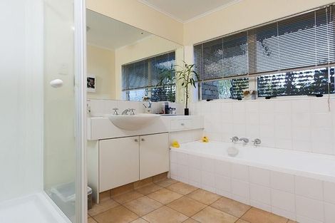 Photo of property in 1 Camerton Close, Northpark, Auckland, 2013