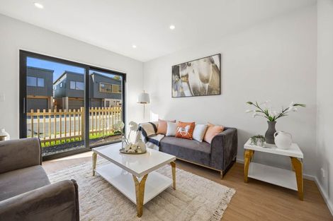 Photo of property in 32 Taipahitini Road, Rosehill, 2113