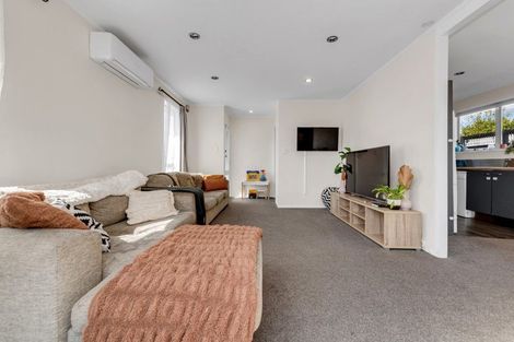 Photo of property in 6b Lisa Rise, Half Moon Bay, Auckland, 2012