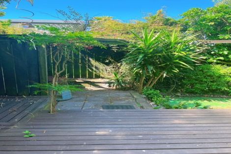 Photo of property in 2/881 East Coast Road, Northcross, Auckland, 0632