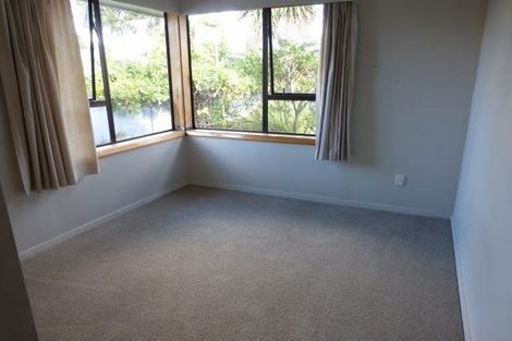 Photo of property in 5 Fairmile Place, Russley, Christchurch, 8042