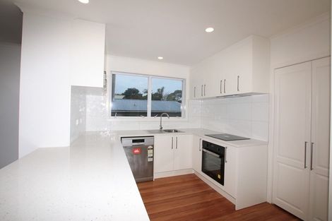 Photo of property in 306 Sunset Road, Windsor Park, Auckland, 0632