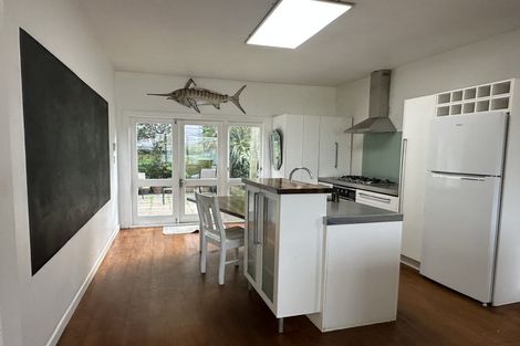 Photo of property in 217 Marine Parade, Seatoun, Wellington, 6022