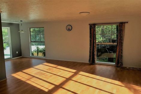 Photo of property in 3 Fiona Grove, Karori, Wellington, 6012