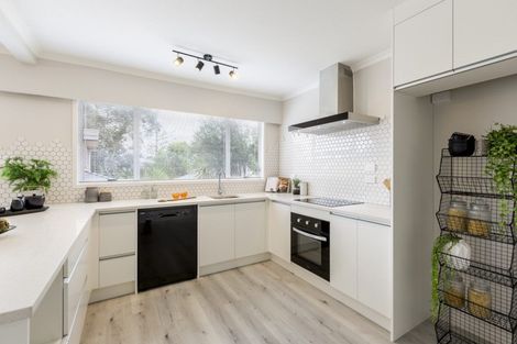 Photo of property in 2/4202a Great North Road, Glendene, Auckland, 0602