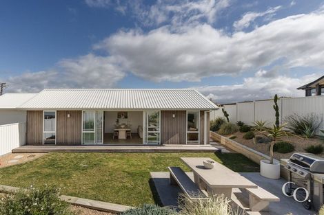 Photo of property in 1 Brendan Close, Omokoroa, 3114