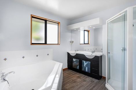 Photo of property in 142 Inwoods Close, Parklands, Christchurch, 8083