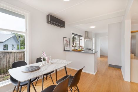 Photo of property in 31 Beazley Avenue, Paparangi, Wellington, 6037