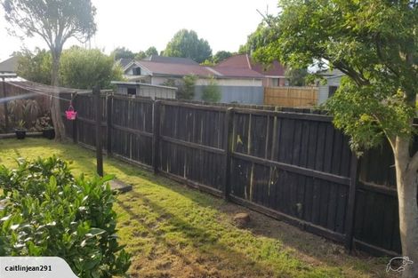 Photo of property in 19b Chipping Lane, Redwood, Christchurch, 8051