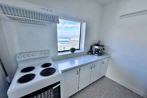 Photo of property in Hobson Court Flats, 65/70 Hobson Street, Thorndon, Wellington, 6011