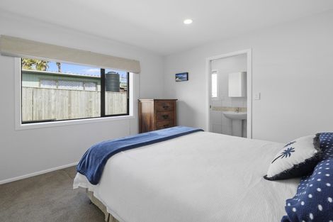 Photo of property in 1/29 Raines Avenue, Forrest Hill, Auckland, 0620