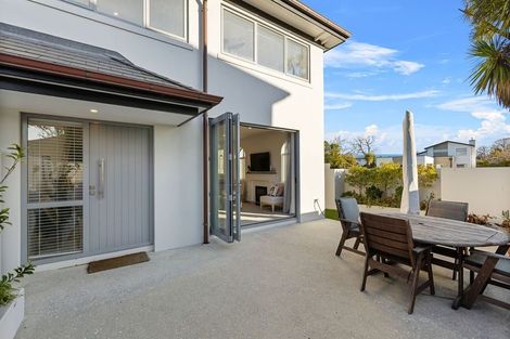 Photo of property in 1/52 Fendalton Road, Fendalton, Christchurch, 8014