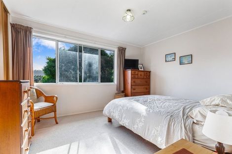 Photo of property in 22 Opanuku Road, Henderson Valley, Auckland, 0612