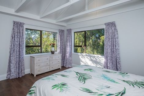 Photo of property in 27 Titoki Road, Waikanae Beach, Waikanae, 5036