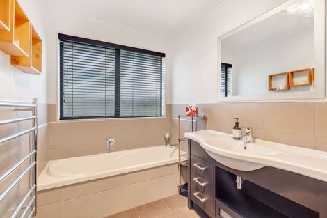 Photo of property in 15 Trump Place, Kelvin Grove, Palmerston North, 4414