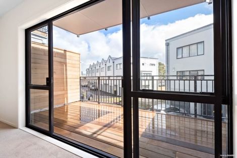 Photo of property in Krisley Court, 19/6 Ambrico Place, New Lynn, Auckland, 0600