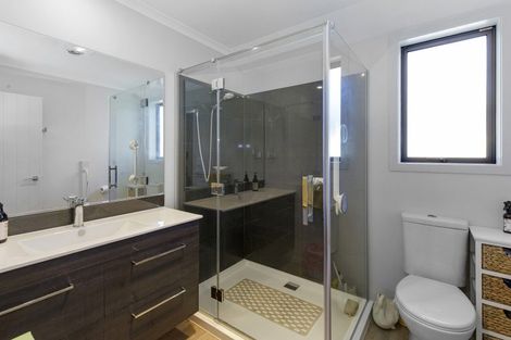 Photo of property in 5 Angus Place, Carterton, 5713