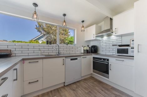 Photo of property in 16 Hollis Place, Brightwater, 7022