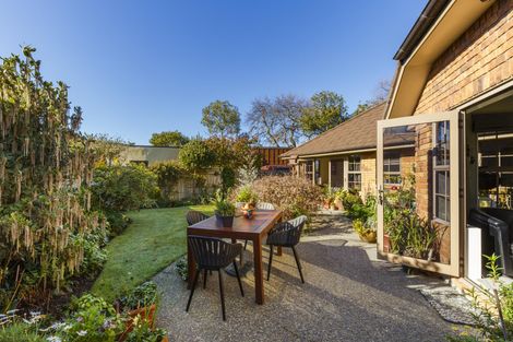 Photo of property in 1 The Oaks, Awapuni, Palmerston North, 4412