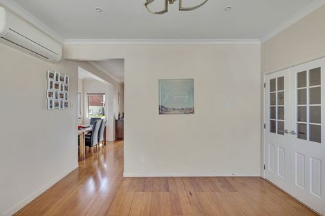 Photo of property in 9 Sackville Street, Fitzroy, New Plymouth, 4312
