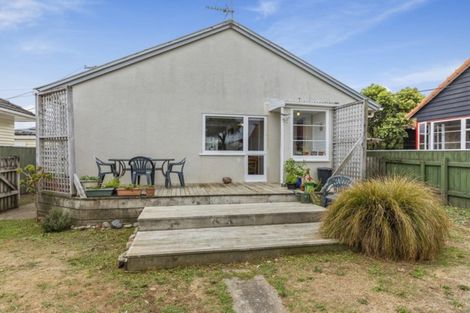 Photo of property in 33 East Street, Petone, Lower Hutt, 5012