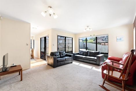 Photo of property in 7 Clarion Place, Glendene, Auckland, 0602