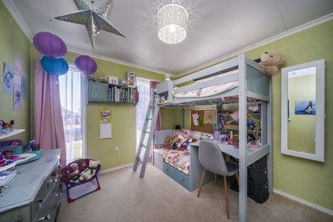 Photo of property in 23 Robinson Crescent, Westbrook, Palmerston North, 4412