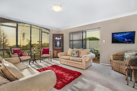 Photo of property in 59 Wairere Road, The Gardens, Auckland, 2105