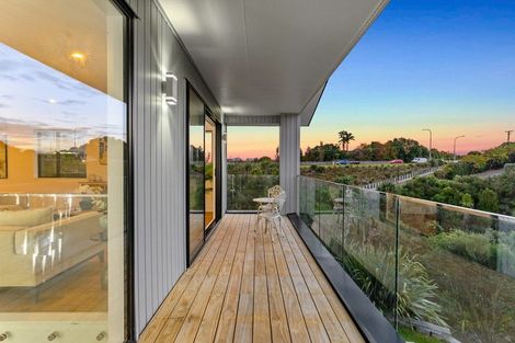 Photo of property in 9 Wallis Lane, Orewa, 0931