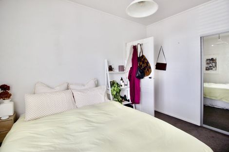 Photo of property in 245a Meola Road, Point Chevalier, Auckland, 1022