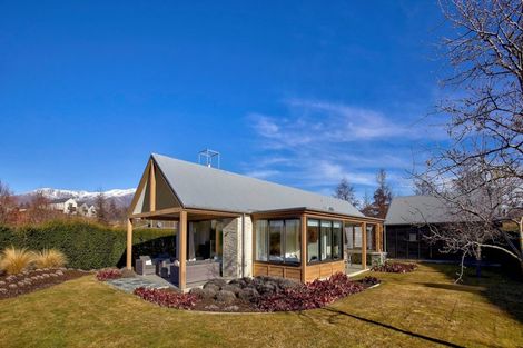 Photo of property in 2 Taramea Lane, Arrowtown, 9371