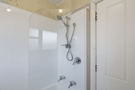 Photo of property in 42 Daniels Road, Redwood, Christchurch, 8051