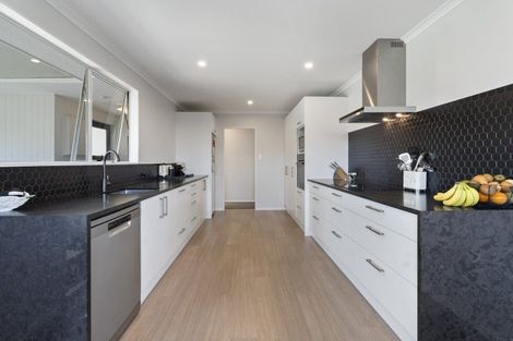 Photo of property in 23 Phillips Street, Sanson, 4817