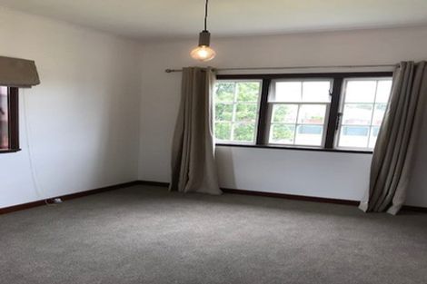 Photo of property in 6 Wayside, Miramar, Wellington, 6022