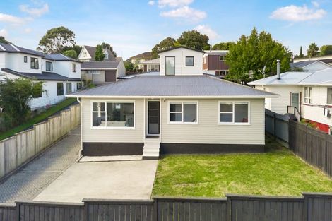Photo of property in 11 Oriana Avenue, Lynfield, Auckland, 1042