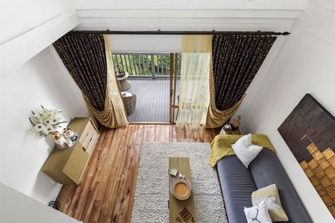 Photo of property in 2/1 Mulberry Place, Glenfield, Auckland, 0629