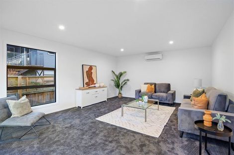 Photo of property in 17 Aratoro Place, Mount Pleasant, Christchurch, 8081