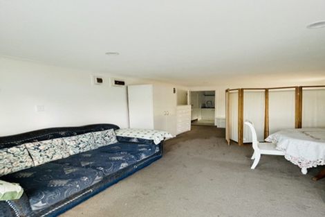 Photo of property in 127 Exmouth Road, Northcote, Auckland, 0627