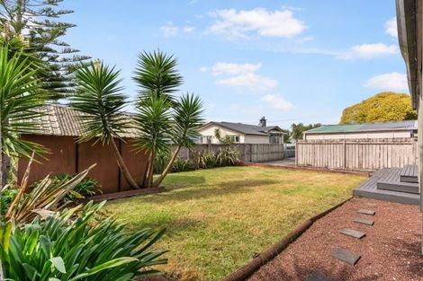 Photo of property in 9 Rewa Street, New Lynn, Auckland, 0600