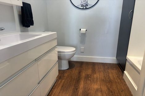 Photo of property in 2b Neil Avenue, Te Atatu Peninsula, Auckland, 0610
