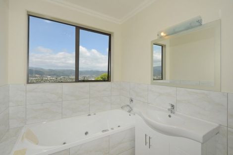 Photo of property in 15 Swain Grove, Riverstone Terraces, Upper Hutt, 5018