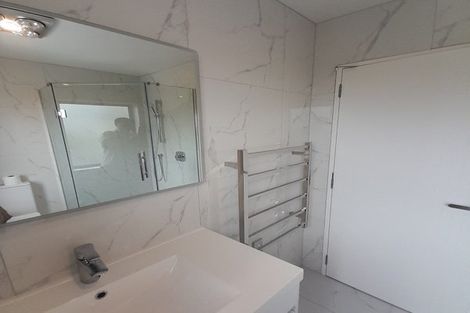 Photo of property in 1a Coletta Lane, Te Atatu South, Auckland, 0610