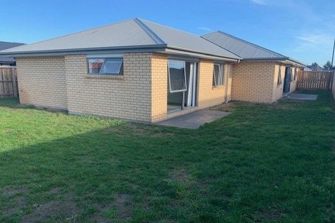 Photo of property in 17 Broadway Parade, Rolleston, 7615