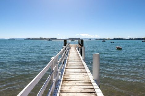 Photo of property in 46 Arran Bay, Waiheke Island, 1971